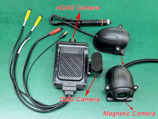 フロント・リア・ダッシュ・カメラ 4CH ADAS DMS オートビデオ・レコーダー 4G GPS WIFI トラック用磁気カメラ
