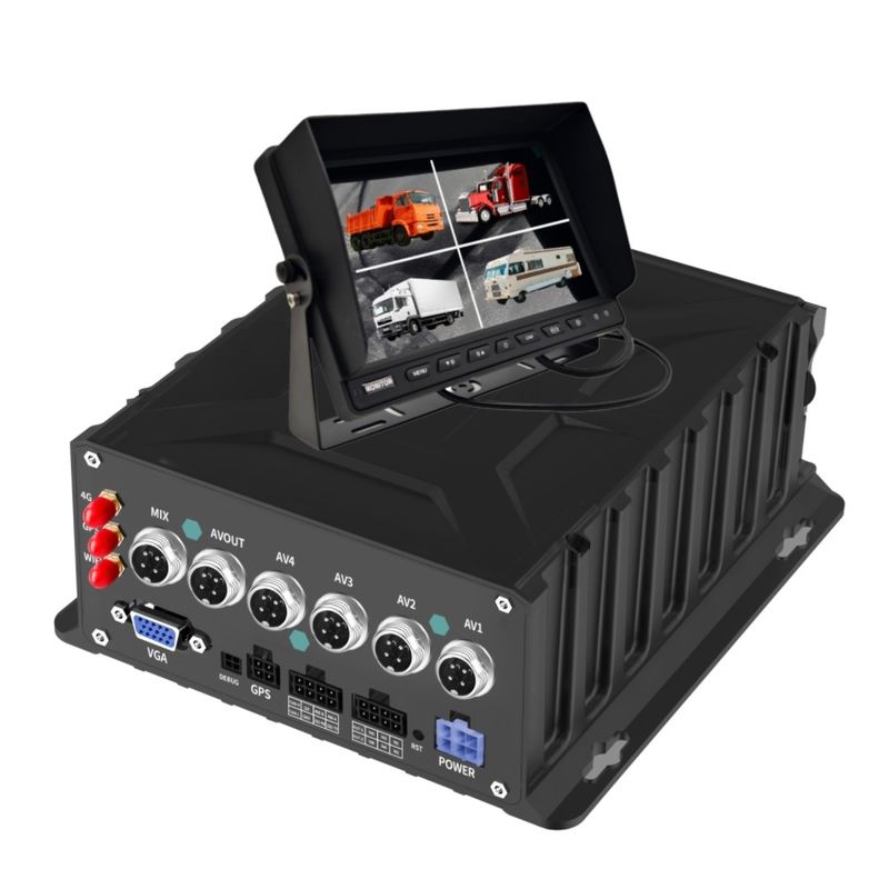 ADAS BSD DMS 機能の高度なドライバーアシスタントシステムを持つ汎用的な4チャンネルモバイルDVR